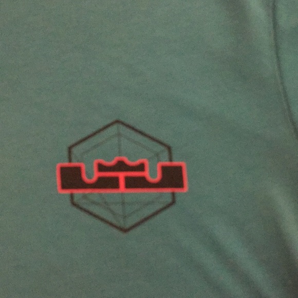LeBron T-shirt - Picture 2 of 3